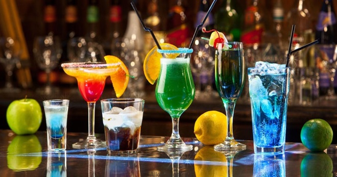 Где можно попробовать вкусные коктейли в Харькове: список баров