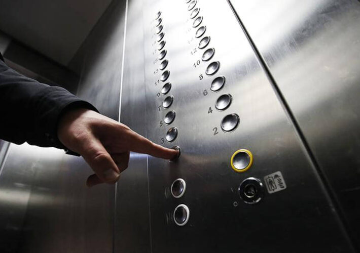 У Харкові відновлюють роботу ліфтів