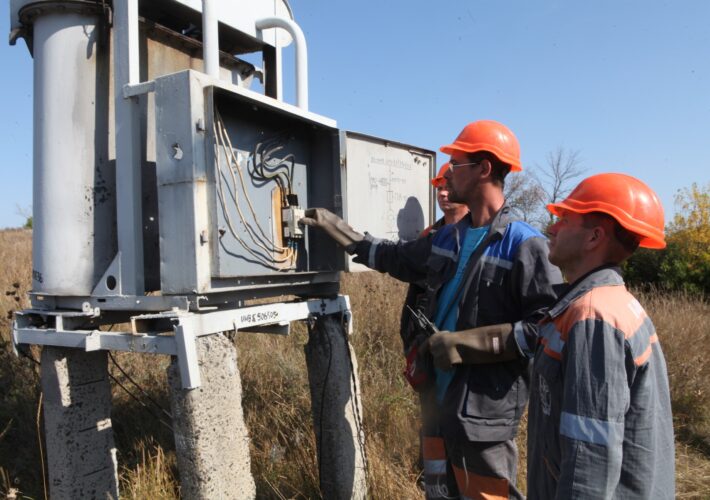 Світла не було від початку вторгнення: в одному із сіл Харківщини відновили електропостачання